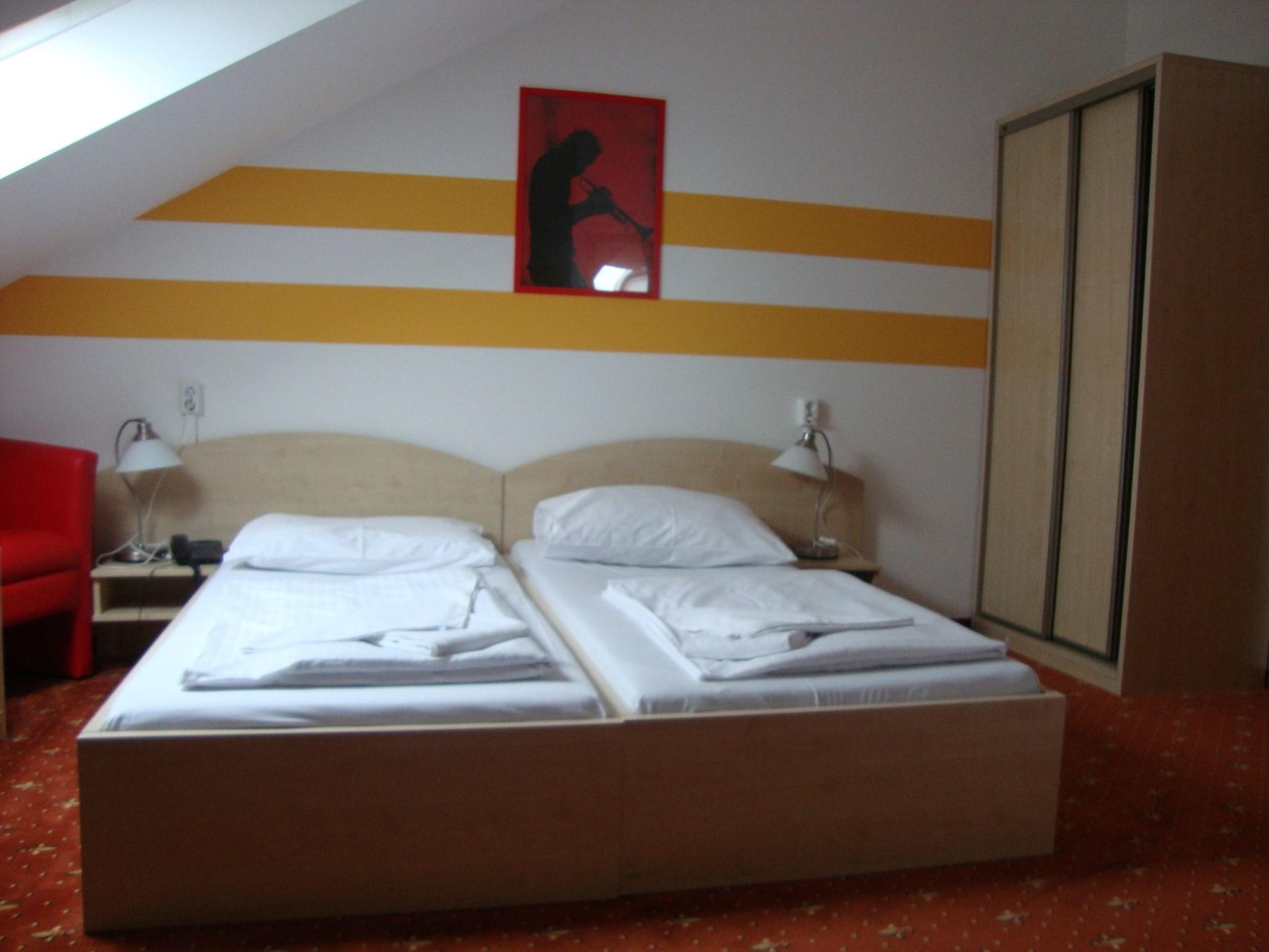 Lenas Donau Hotel Vienna Exterior photo
