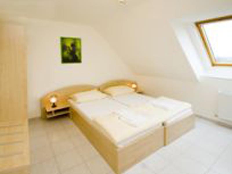 Lenas Donau Hotel Vienna Exterior photo