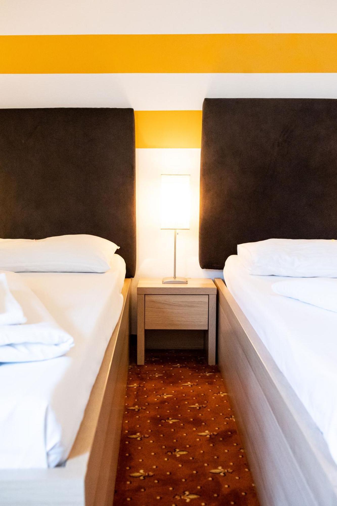 Lenas Donau Hotel Vienna Exterior photo