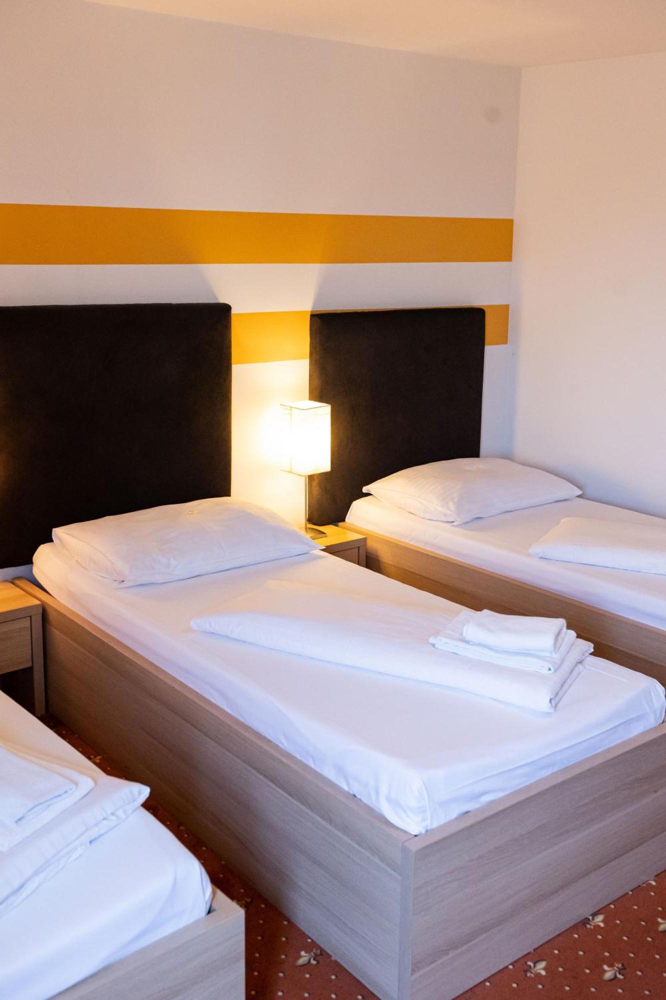 Lenas Donau Hotel Vienna Exterior photo