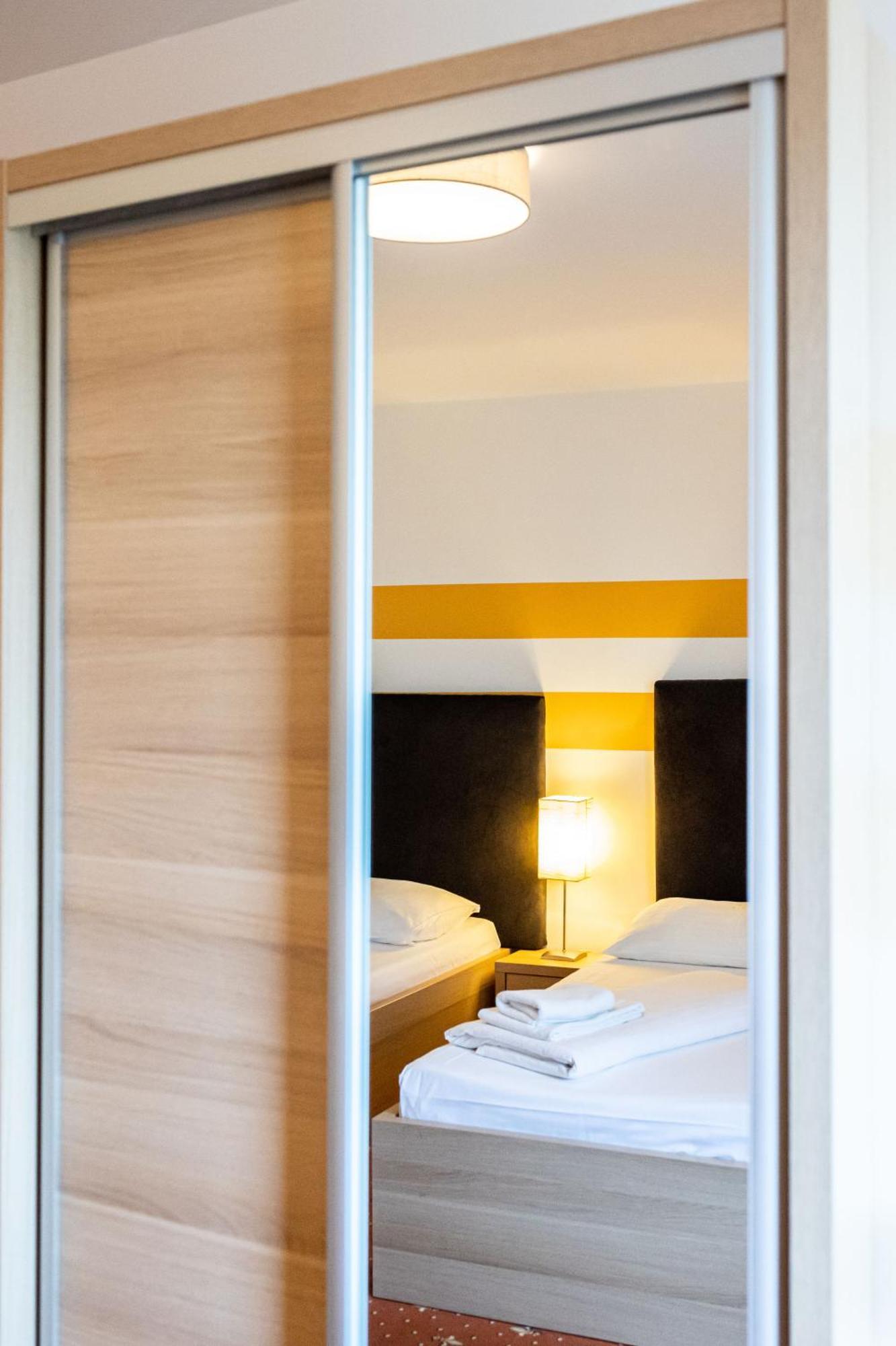 Lenas Donau Hotel Vienna Exterior photo