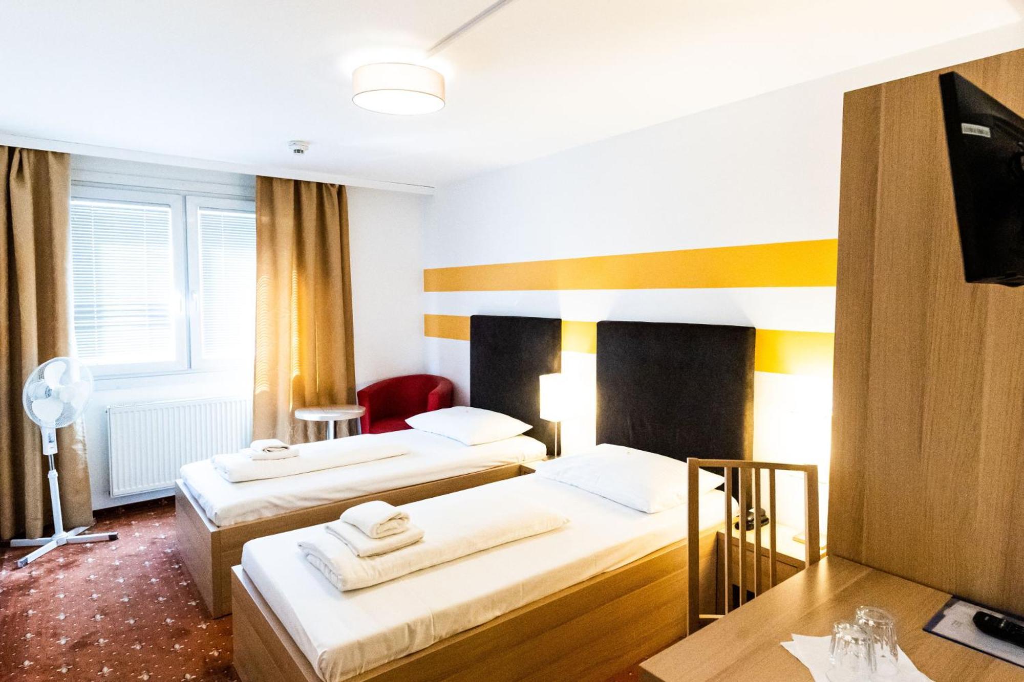 Lenas Donau Hotel Vienna Exterior photo