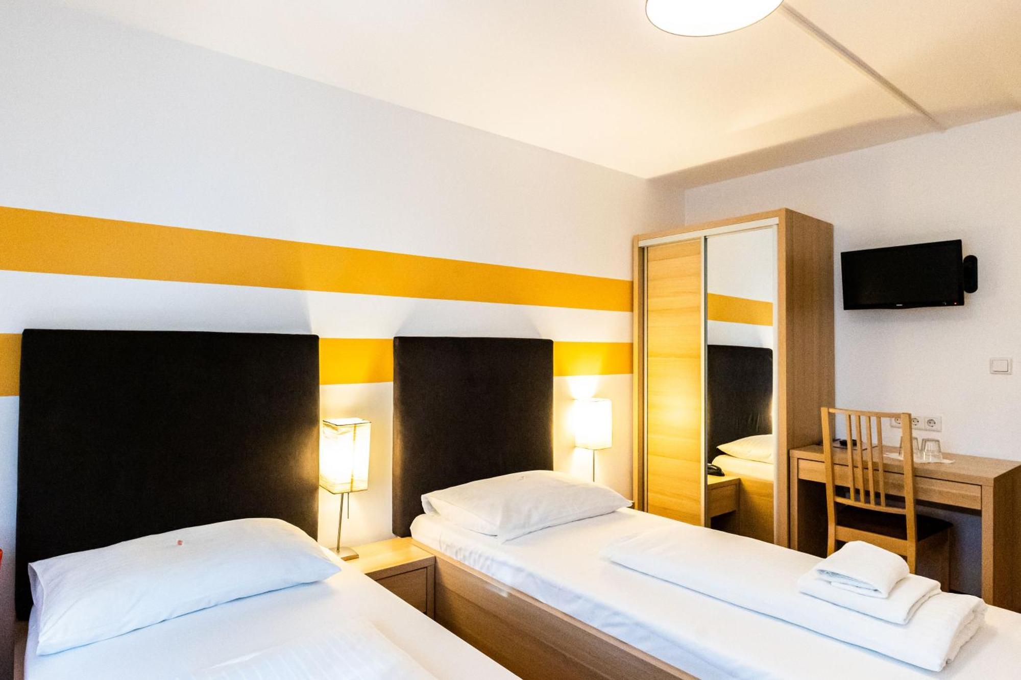 Lenas Donau Hotel Vienna Exterior photo