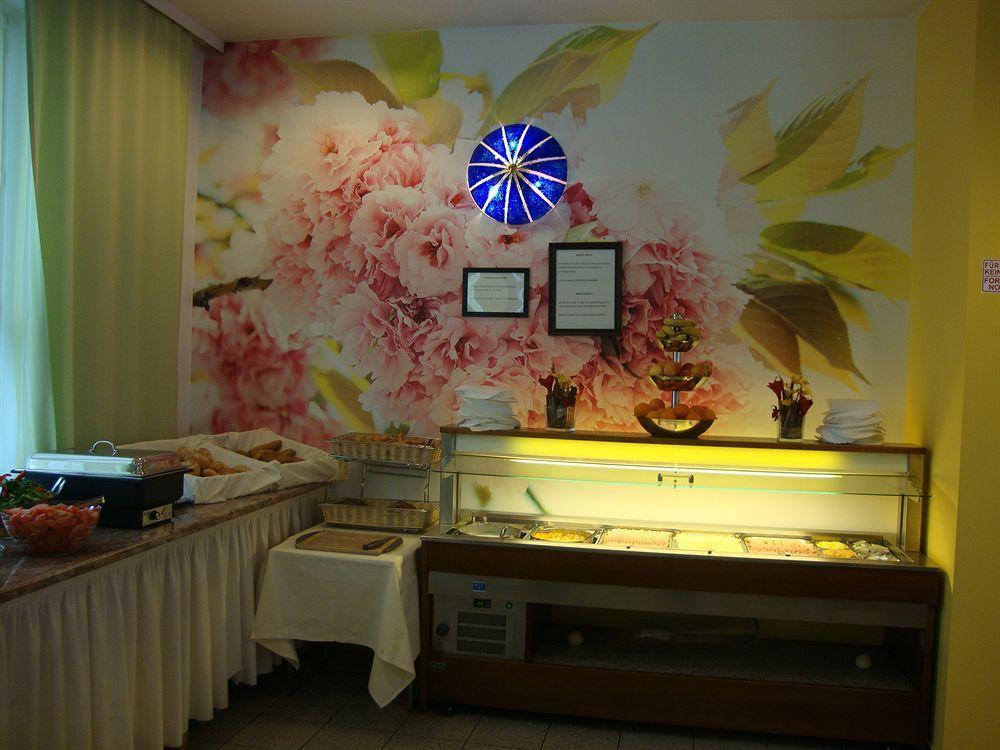 Lenas Donau Hotel Vienna Exterior photo